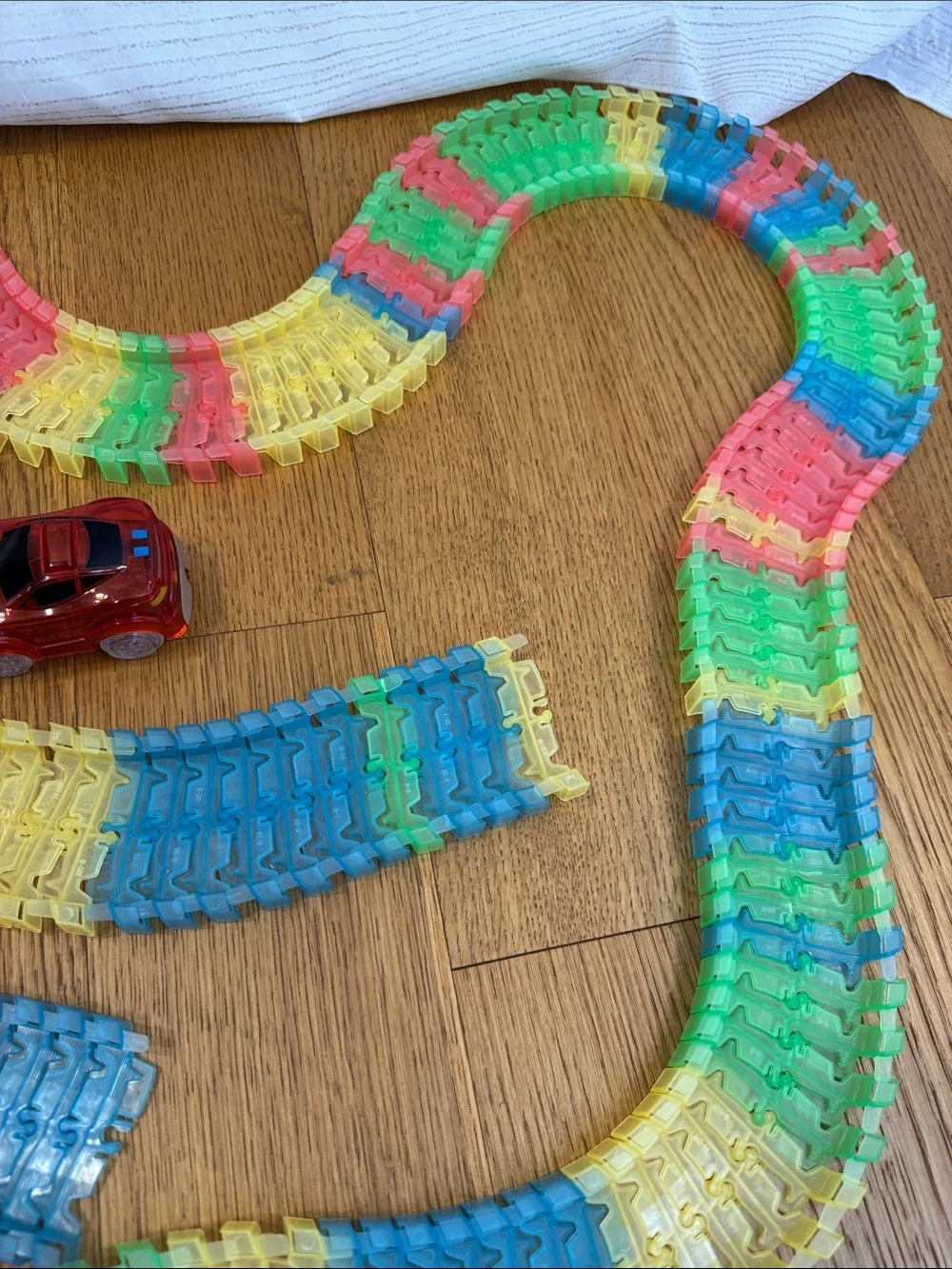 Magic Tracks As Seen On TV Ontel Glow In The Dark Race Track w/ REd LED Car